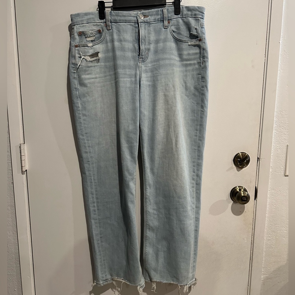 American Eagle Curvy Straight Jeans – Light Wash, Size 16